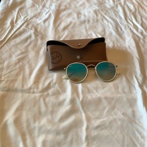 Blue and white Ray-Ban‘s